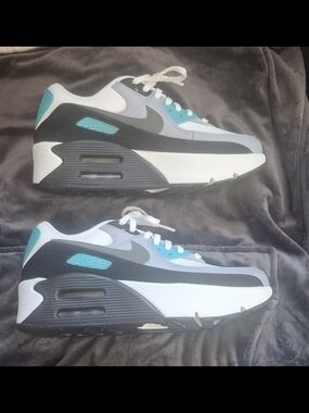 Nike Air Max 90 in White, Gray & Teal